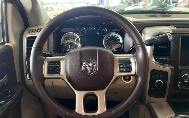 imagem-https://www.socarrao.com.br/sc-vehicle-images-prod/4250008/1790971140721-8531684_16_B_7f5f81b51d.jpeg