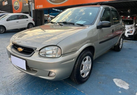 Chevrolet Classic 2010 Bege — foto 1 de 3