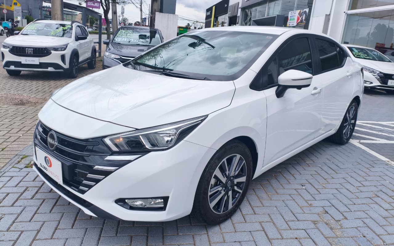 Nissan VERSA 2024 Cinza — foto 1 de 3