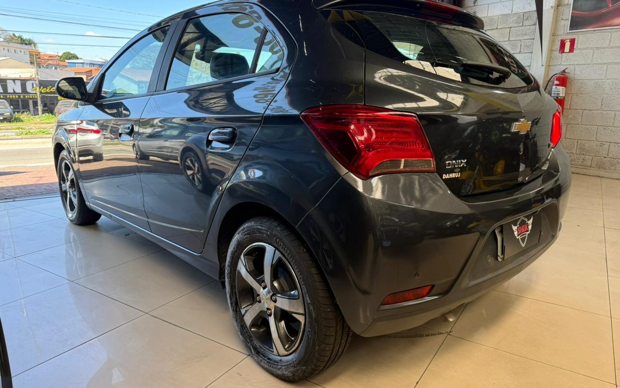 imagem-https://www.socarrao.com.br/sc-vehicle-images-prod/4250179/1790871393588-V2hhdHNBcHAgSW1hZ2UgMjAyNi0wOS0wMiBhdCAxMi40My40NiAoMSkuanBlZw.jpeg
