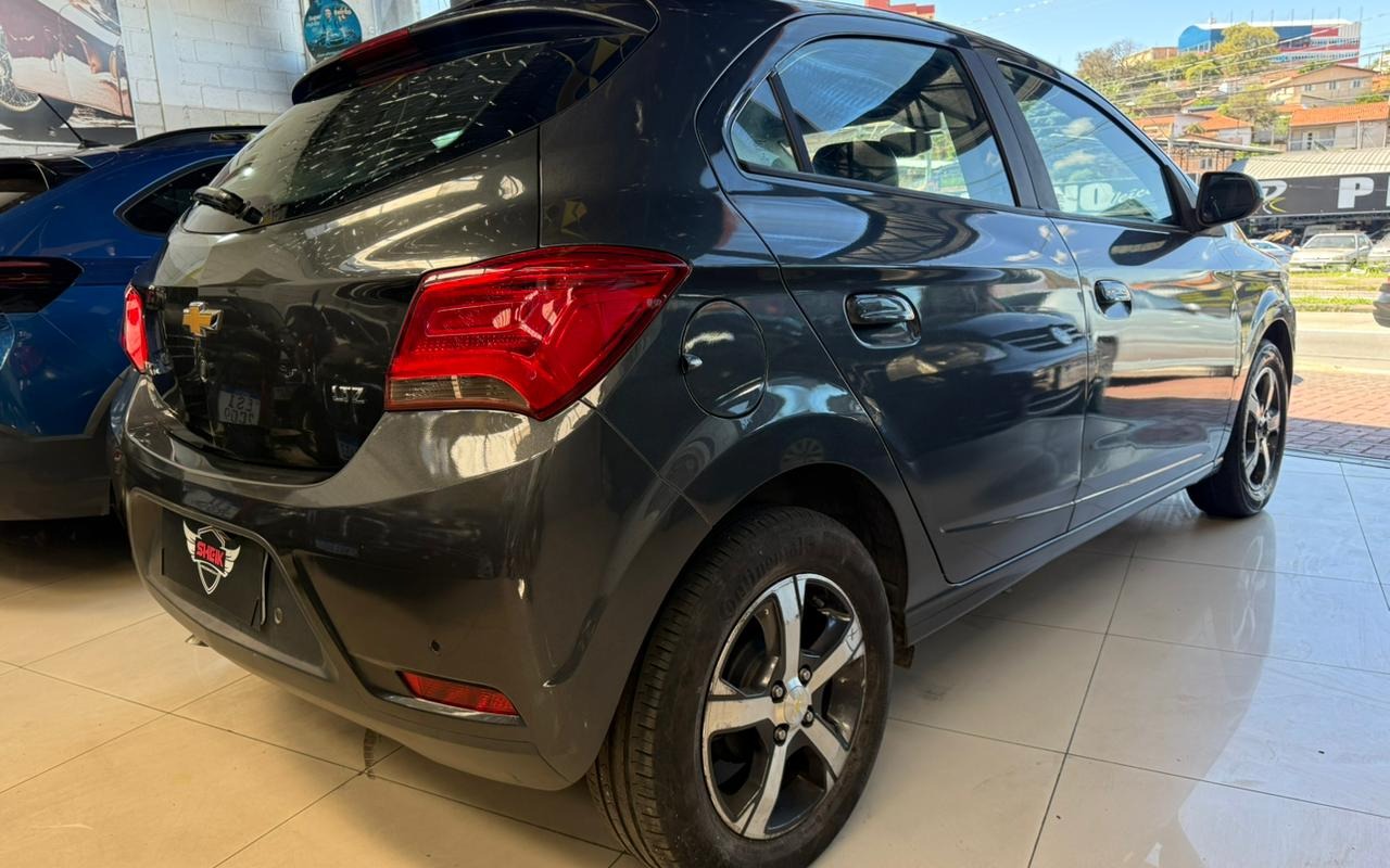 imagem-https://www.socarrao.com.br/sc-vehicle-images-prod/4250179/1790871394361-V2hhdHNBcHAgSW1hZ2UgMjAyNi0wOS0wMiBhdCAxMi40My40NSAoMSkuanBlZw.jpeg