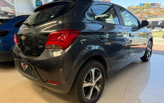 imagem-https://www.socarrao.com.br/sc-vehicle-images-prod/4250179/1790871394361-V2hhdHNBcHAgSW1hZ2UgMjAyNi0wOS0wMiBhdCAxMi40My40NSAoMSkuanBlZw.jpeg