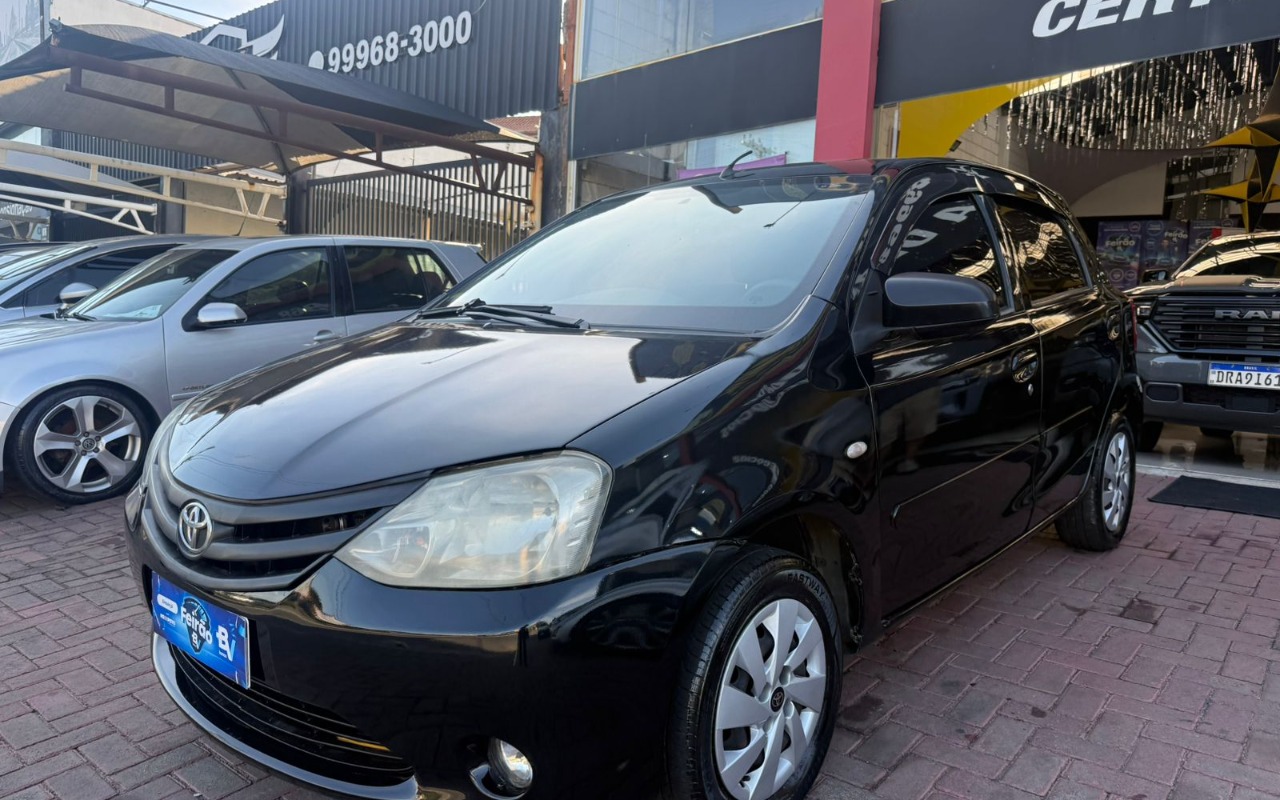 Toyota Etios 2014 Preto — foto 1 de 3