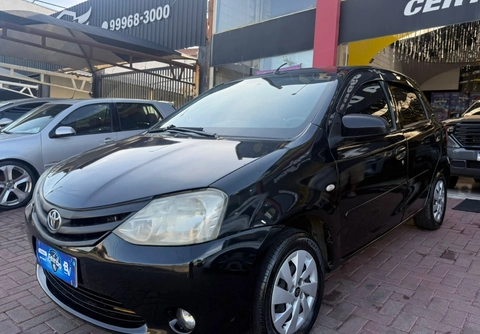 Toyota Etios 2014 Preto — foto 1 de 3