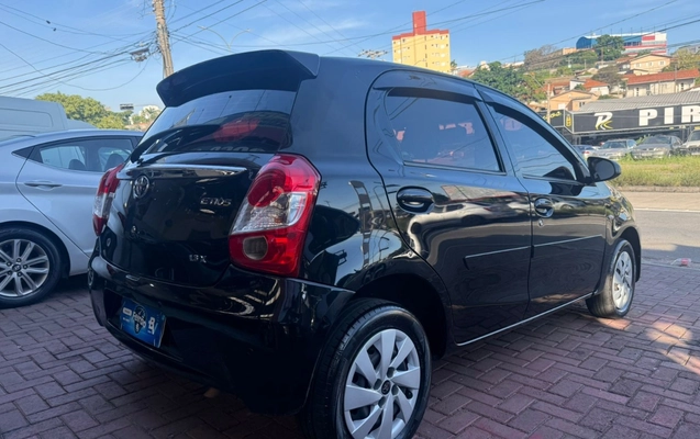 imagem-https://www.socarrao.com.br/sc-vehicle-images-prod/4250311/1790871691531-V2hhdHNBcHAgSW1hZ2UgMjAyNi0wOS0yMiBhdCAxMS4zOC40MC5qcGVn.jpeg