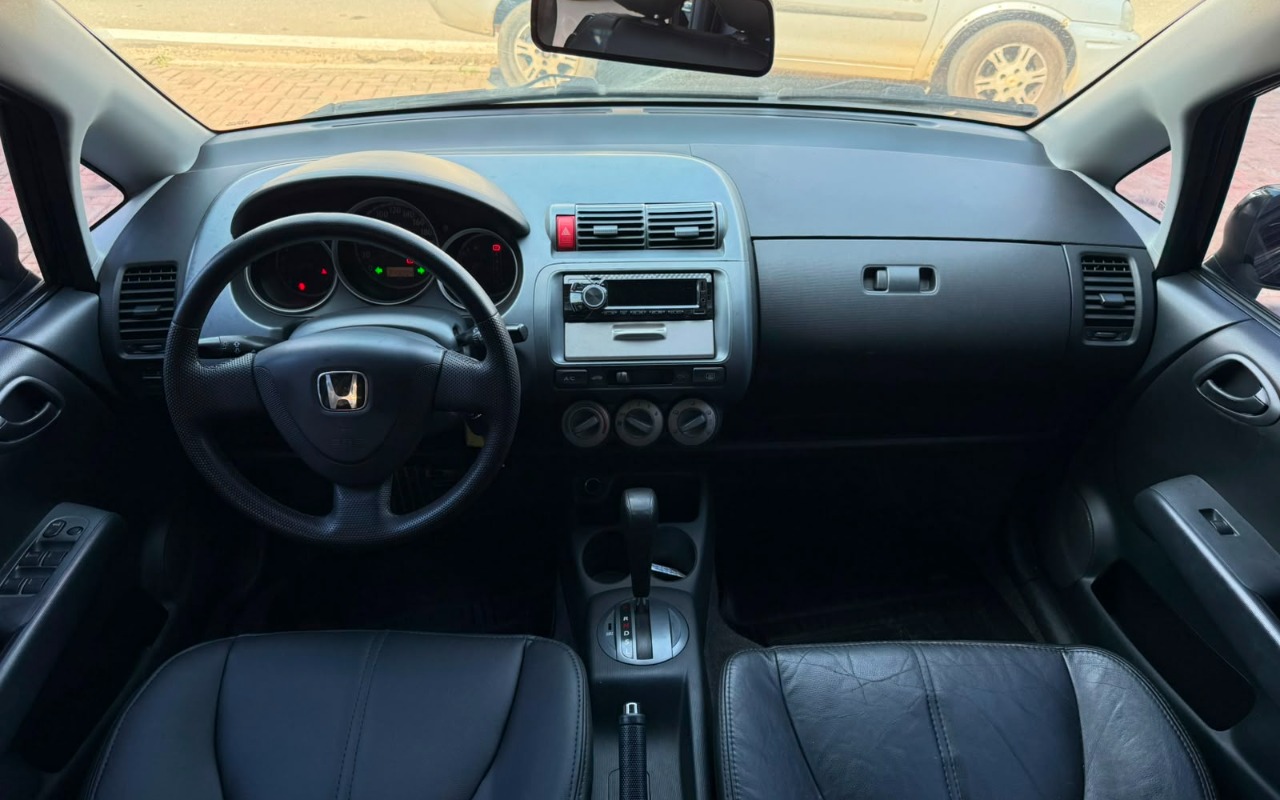 imagem-https://www.socarrao.com.br/sc-vehicle-images-prod/4250630/1790872436079-V2hhdHNBcHAgSW1hZ2UgMjAyNi0wOC0xNCBhdCAwOS4yNi4wOSAoMSkuanBlZw.jpeg