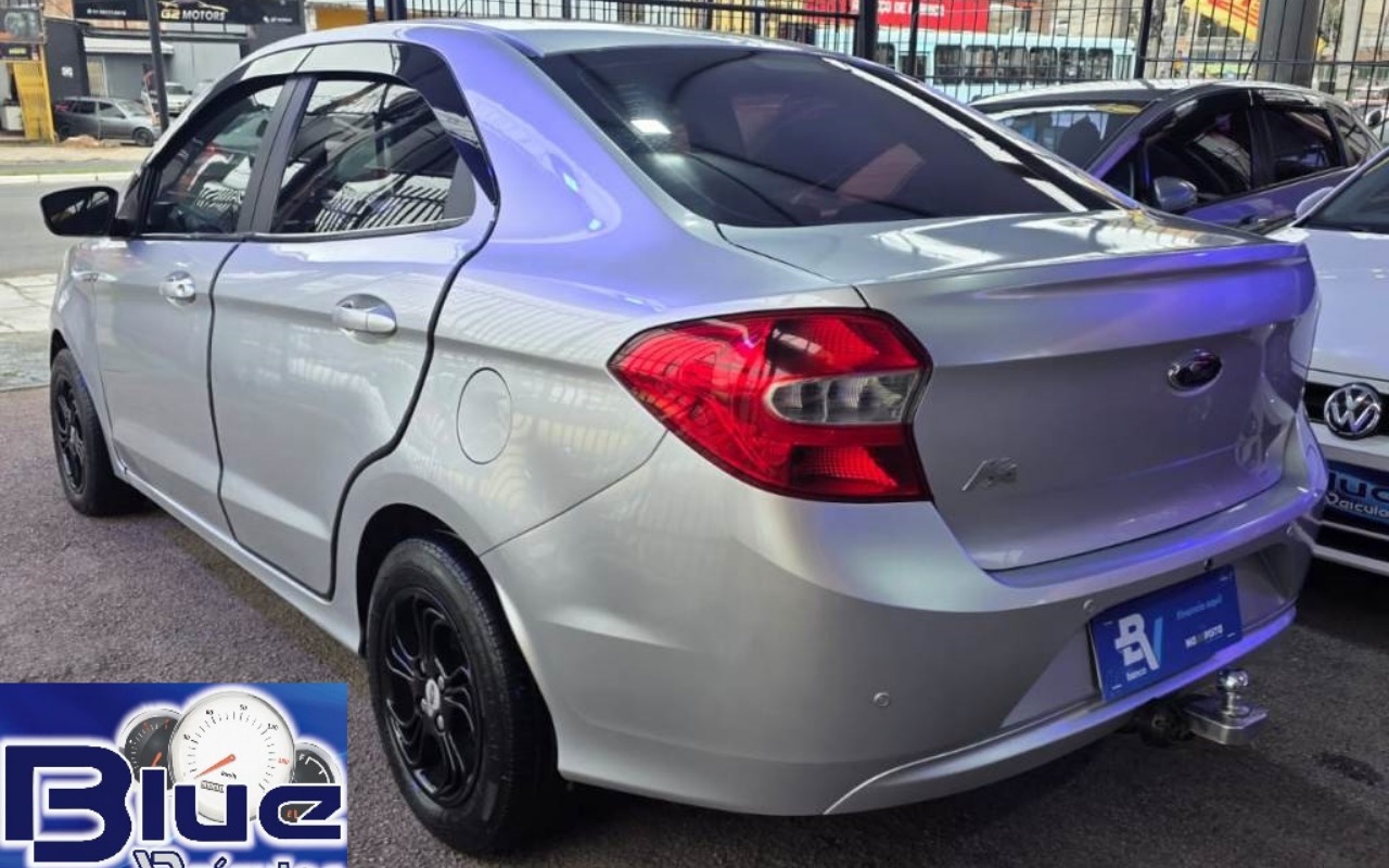 imagem-https://www.socarrao.com.br/sc-vehicle-images-prod/4250737/1790872562936-ZWp1NC5qcGVn.jpeg