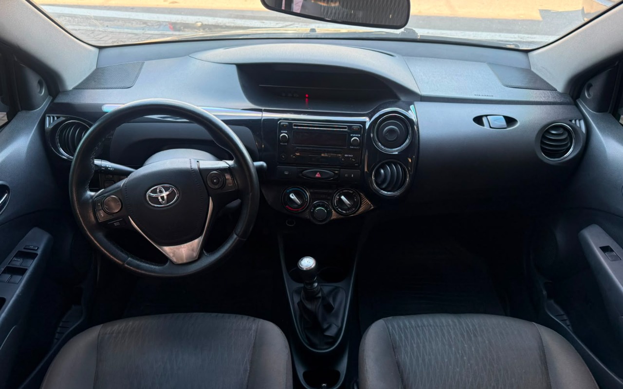 imagem-https://www.socarrao.com.br/sc-vehicle-images-prod/4252393/1790876370155-V2hhdHNBcHAgSW1hZ2UgMjAyNi0wOC0wNiBhdCAxNC4wOS4xNiAoMSkuanBlZw.jpeg