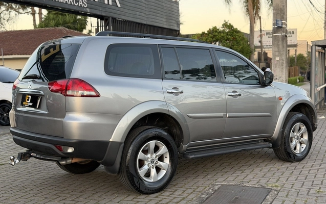 imagem-https://www.socarrao.com.br/sc-vehicle-images-prod/4252406/1790876402181-1_023546.jpg