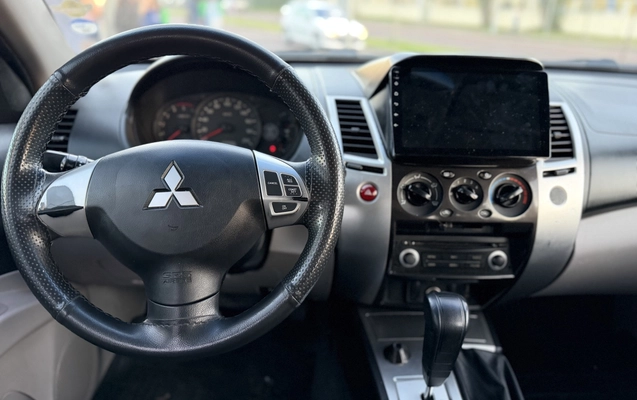 imagem-https://www.socarrao.com.br/sc-vehicle-images-prod/4252406/1790876402189-1_023544.jpg