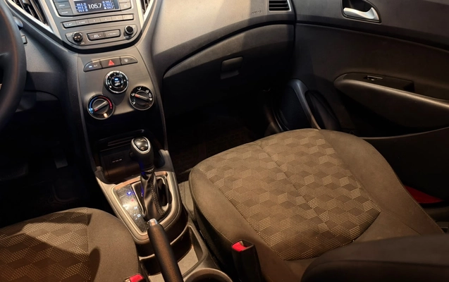 imagem-https://www.socarrao.com.br/sc-vehicle-images-prod/4252441/1790876496218-fad96957c6a843d5b372fa3d09531c82_1790876262272.jpg