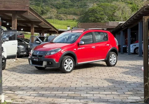 Renault Sandero 2012 Vermelho — foto 1 de 3