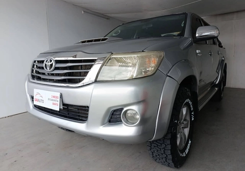 Toyota Hilux 4x2 2.4 Diesel 2015 Prata — foto 1 de 3
