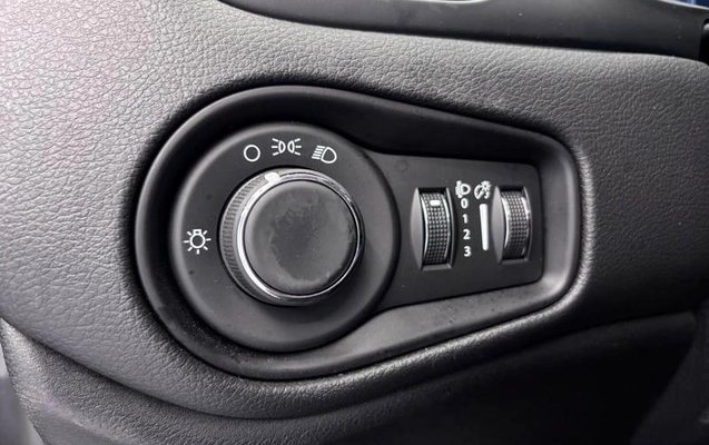 imagem-https://www.socarrao.com.br/sc-vehicle-images-prod/4252573/1790876964853-8484096_7_B_afdfbbdd85.jpeg