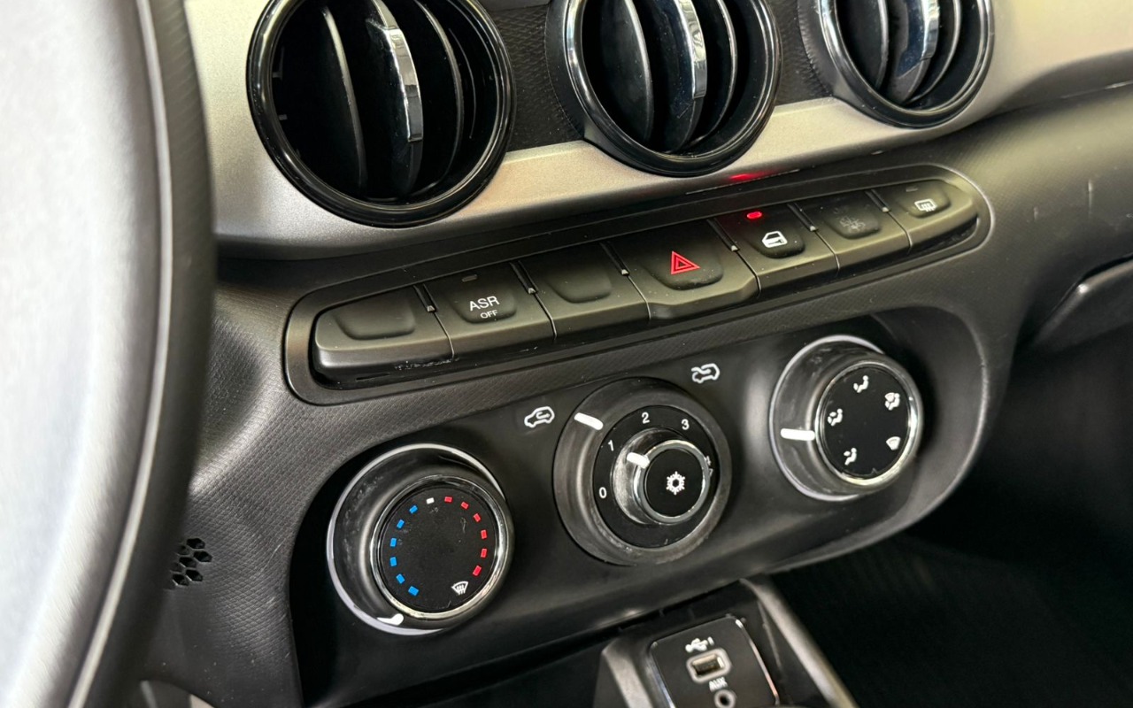 imagem-https://www.socarrao.com.br/sc-vehicle-images-prod/4253081/1790879534747-V2hhdHNBcHAgSW1hZ2UgMjAyNS0xMC0yNCBhdCAxNy41NS4xNCAoMSkuanBlZw.jpeg