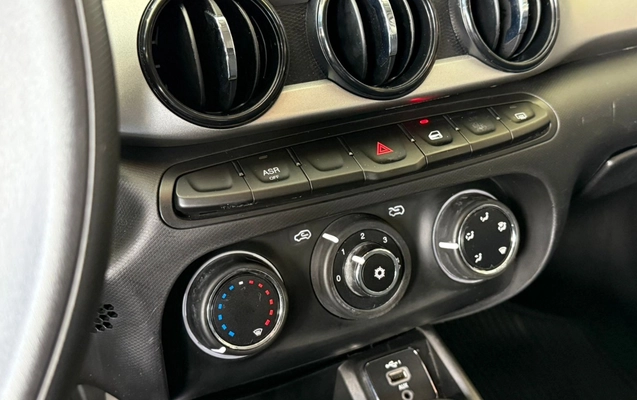 imagem-https://www.socarrao.com.br/sc-vehicle-images-prod/4253081/1790879534747-V2hhdHNBcHAgSW1hZ2UgMjAyNS0xMC0yNCBhdCAxNy41NS4xNCAoMSkuanBlZw.jpeg