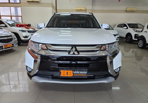 Mitsubishi OUTLANDER 2016 Branco — foto 1 de 3