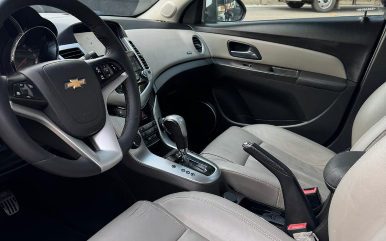 imagem-https://www.socarrao.com.br/sc-vehicle-images-prod/4253239/1790880481551-SU1HLTIwMjYwOTMwLVdBMDA0Ni5qcGc.jpg