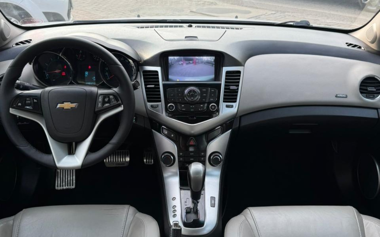 imagem-https://www.socarrao.com.br/sc-vehicle-images-prod/4253239/1790880481869-SU1HLTIwMjYwOTMwLVdBMDA0Mi5qcGc.jpg