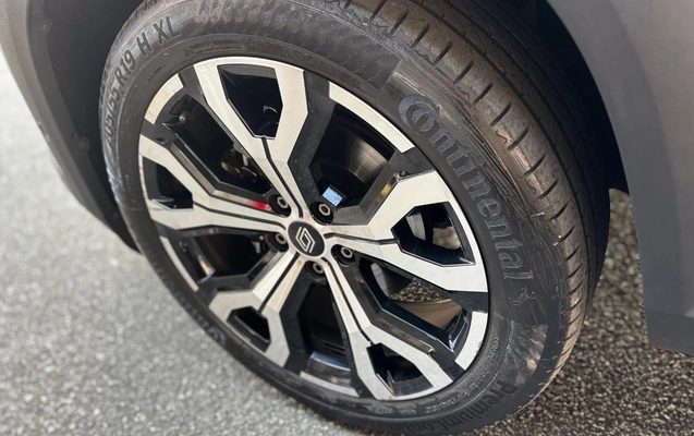 imagem-https://www.socarrao.com.br/sc-vehicle-images-prod/4253345/1790881037784-NmVmZTYzYTUtN2FmNS00NjI1LWIzNDMtOWJiOTE1N2RhNmFiLmpwZWc.jpeg