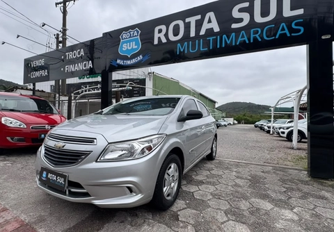 Chevrolet Onix 2016 Prata — foto 1 de 3