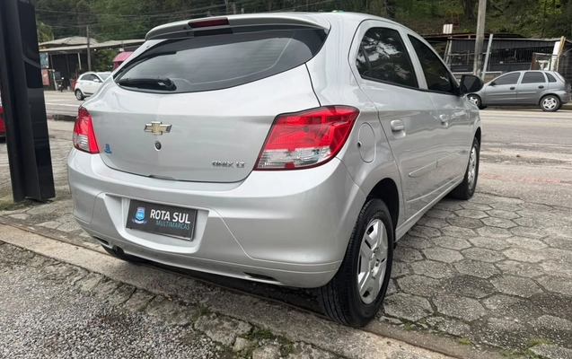 imagem-https://www.socarrao.com.br/sc-vehicle-images-prod/4253362/1790881320389-9aa5f566-412a-444c-aed0-b73b21a0e489.jpeg