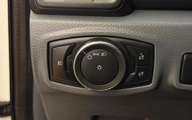 imagem-https://www.socarrao.com.br/sc-vehicle-images-prod/4253415/1790881647720-8533394_13_B_b12d485058.jpeg