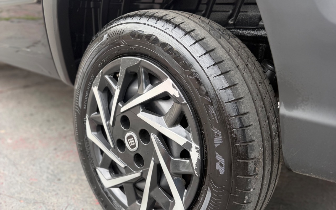 imagem-https://www.socarrao.com.br/sc-vehicle-images-prod/4253546/1790882479972-SU1HXzEwMDkuanBlZw.jpeg