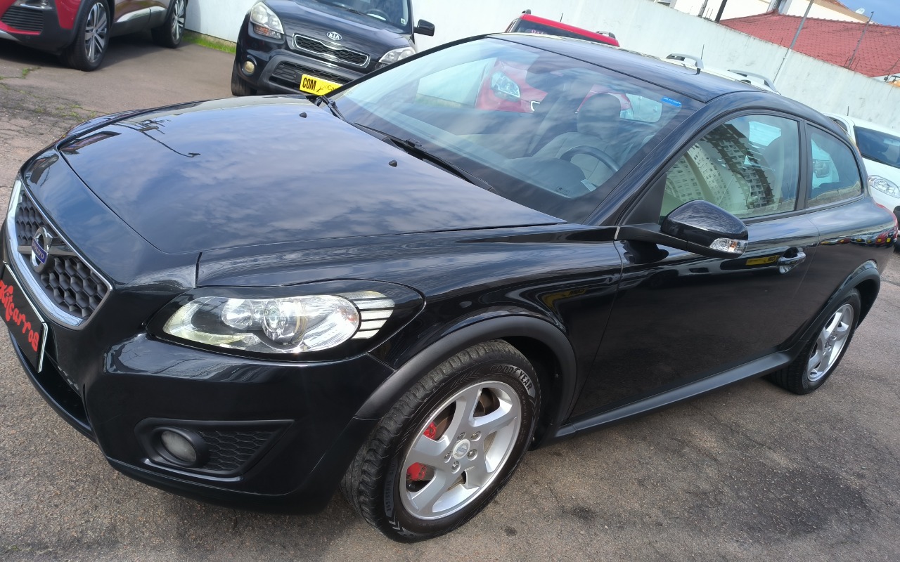 Volvo C30 2.0 145cv 2010 Preto — foto 1 de 3