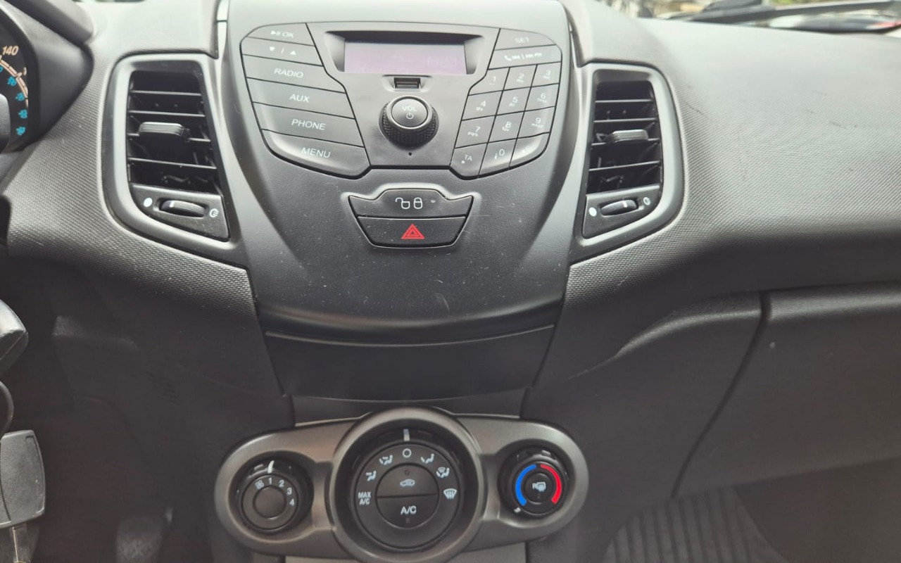 imagem-https://www.socarrao.com.br/sc-vehicle-images-prod/4253750/1790884137241-V2hhdHNBcHAgSW1hZ2UgMjAyNi0wOS0zMCBhdCAxNy4zOS41NSAoMSkuanBlZw.jpeg