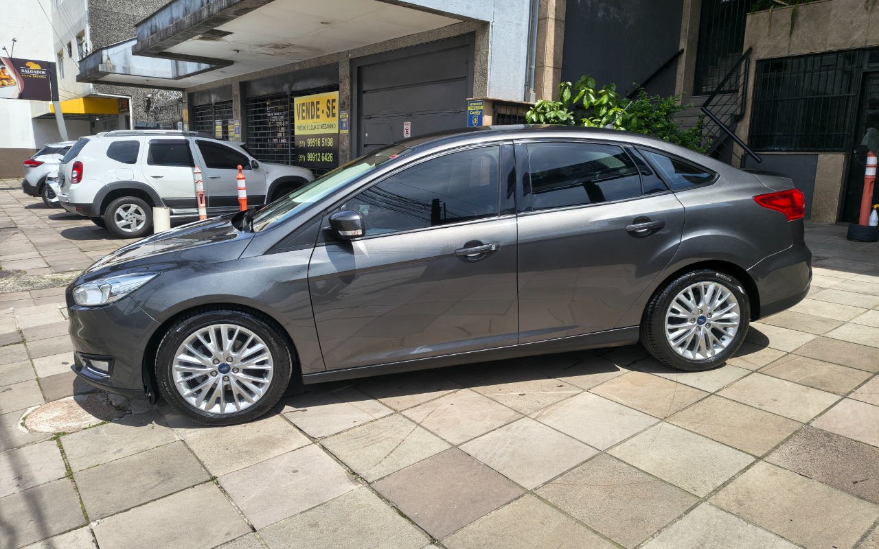 imagem-https://www.socarrao.com.br/sc-vehicle-images-prod/4253817/1791041030052-SU1HXzIwMjYxMDAzXzExMzMwODIyOF9IRFIuanBn.jpg