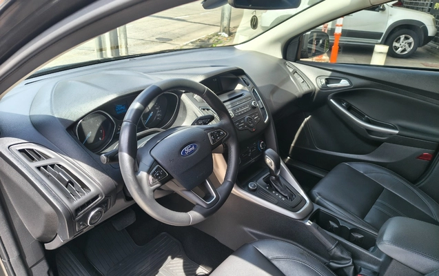 imagem-https://www.socarrao.com.br/sc-vehicle-images-prod/4253817/1791041030409-SU1HXzIwMjYxMDAzXzExMzM0MzEzN19IRFIuanBn.jpg