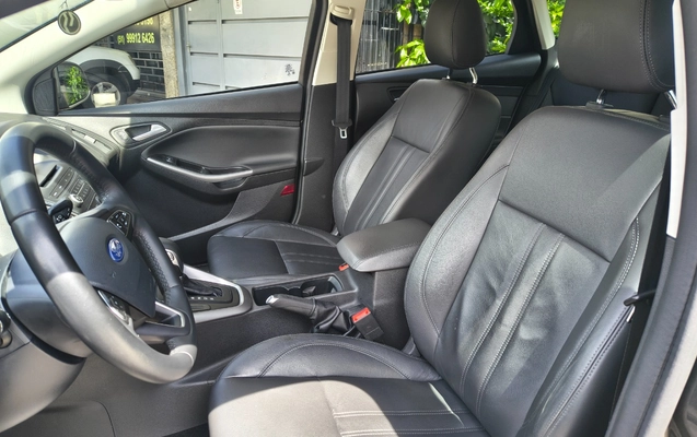 imagem-https://www.socarrao.com.br/sc-vehicle-images-prod/4253817/1791041030468-SU1HXzIwMjYxMDAzXzExMzM0NjAxNl9IRFIuanBn.jpg