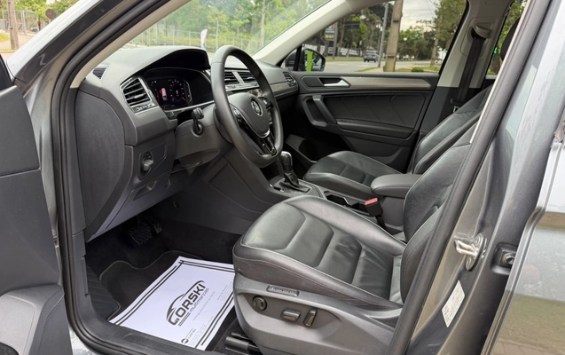 imagem-https://www.socarrao.com.br/sc-vehicle-images-prod/4253926/1790885373435-NmI3NGZmNzYtNDA0My00ZDI4LTlmMTMtZDZiM2I4YWNhOWE0LmpwZWc.jpeg