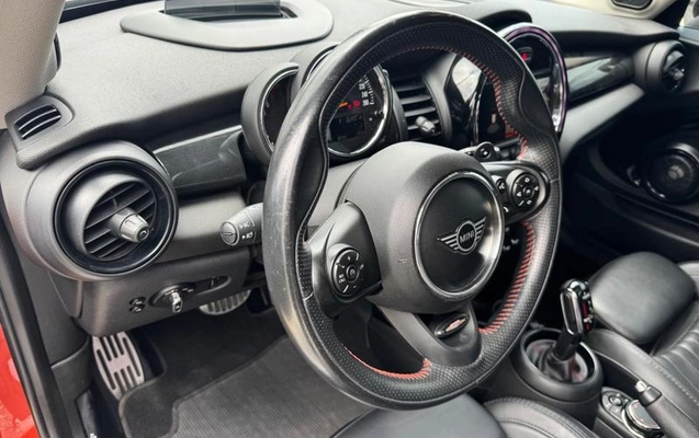 imagem-https://www.socarrao.com.br/sc-vehicle-images-prod/4254046/1791469515400-8527947_11_B_5b6aee26ea.jpeg
