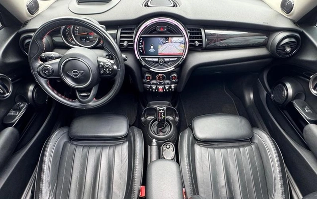 imagem-https://www.socarrao.com.br/sc-vehicle-images-prod/4254046/1791469515411-8527947_17_B_b19cde6112.jpeg