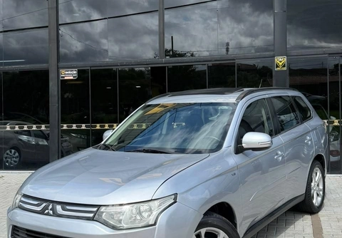 Mitsubishi OUTLANDER 3.0/ GT 3.0 V6 Aut. 2015 Prata — foto 1 de 3