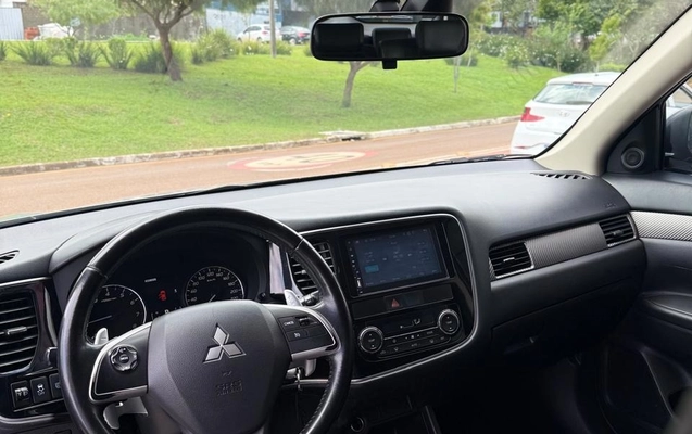 imagem-https://www.socarrao.com.br/sc-vehicle-images-prod/4254061/1790886183273-42a0ee8e-305d-48c2-8278-24797c8c277d.jpg