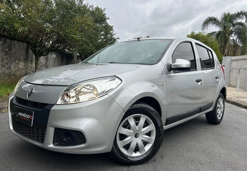 Renault Sandero 2012 Prata — foto 1 de 3