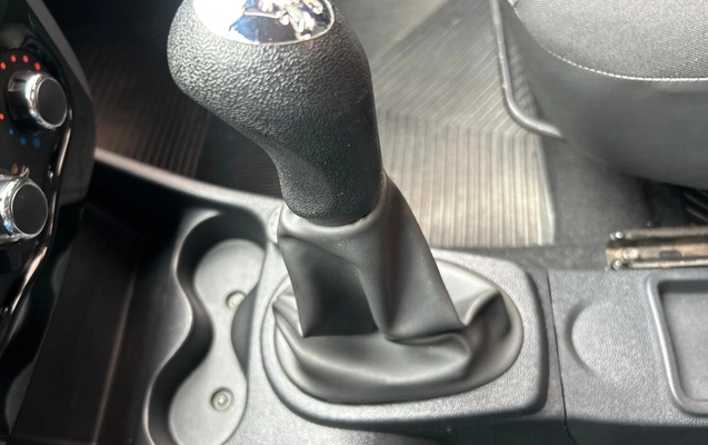 imagem-https://www.socarrao.com.br/sc-vehicle-images-prod/4254077/1790886306418-V2hhdHNBcHAgSW1hZ2UgMjAyNi0xMC0wMSBhdCAxNi4wOS4wNSAoMSkuanBlZw.jpeg