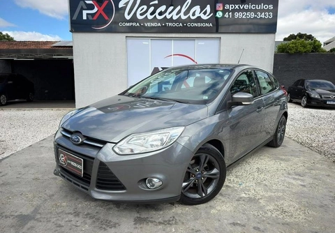 Ford Focus 2015 Cinza — foto 1 de 3