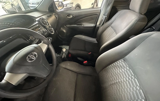 imagem-https://www.socarrao.com.br/sc-vehicle-images-prod/4254181/1792523248054-11c5a189d50647af92c66a285a6bc568_1792523222272.jpg