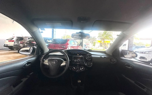 imagem-https://www.socarrao.com.br/sc-vehicle-images-prod/4254181/1792523248058-5ffbcea717ab4a9cad9d8101c1a6b352_1792523222286.jpg