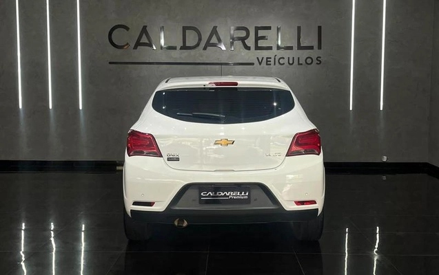 imagem-https://www.socarrao.com.br/sc-vehicle-images-prod/4254185/1791219799793-8535632_4_B_cf8eef56db.jpeg
