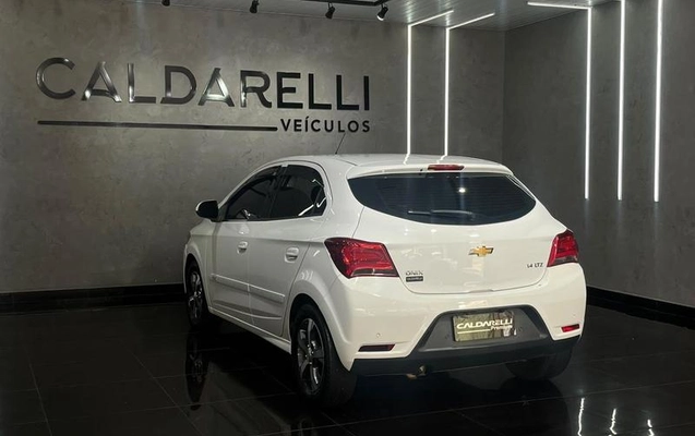 imagem-https://www.socarrao.com.br/sc-vehicle-images-prod/4254185/1791219799795-8535632_5_B_2a38584961.jpeg