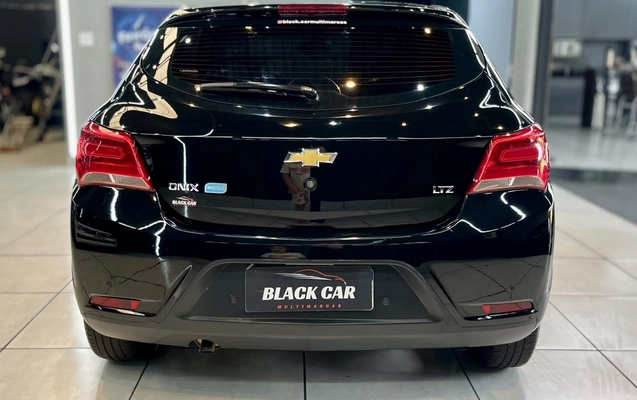 imagem-https://www.socarrao.com.br/sc-vehicle-images-prod/4254299/1790887381061-9f11f617f81649aeb548c0de87a42514_1790885024646.jpg