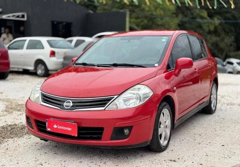Nissan TIIDA 2012 Vermelho — foto 1 de 3