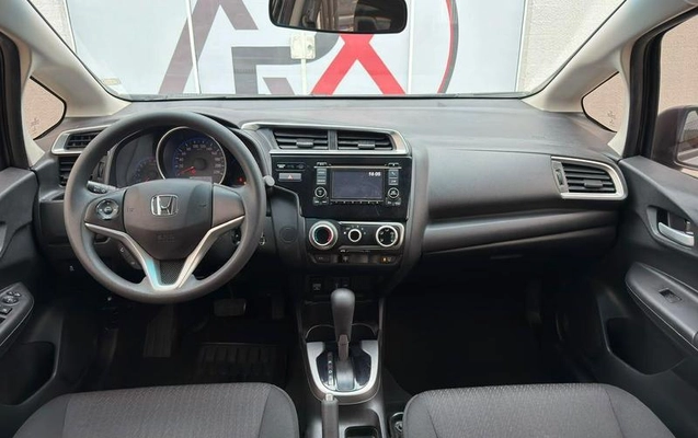 imagem-https://www.socarrao.com.br/sc-vehicle-images-prod/4254452/1790887899903-8524235_1_B_f4771242f0.jpeg