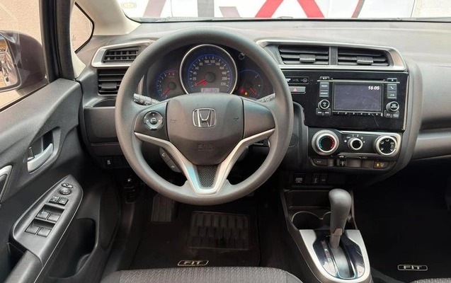 imagem-https://www.socarrao.com.br/sc-vehicle-images-prod/4254452/1790887899904-8524235_3_B_68cd1a1296.jpeg