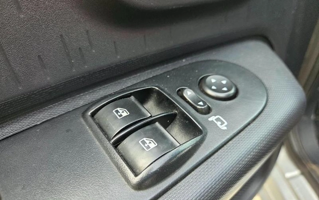 imagem-https://www.socarrao.com.br/sc-vehicle-images-prod/4254507/1790888453064-8535634_16_B_1fb7528994.jpeg